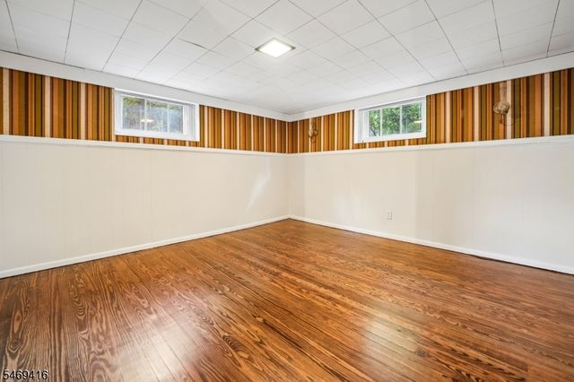 85 Chelsea Rd, Clifton City, NJ 07012