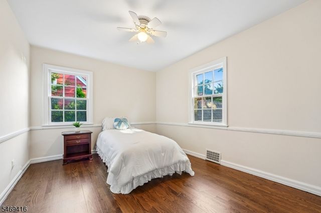 85 Chelsea Rd, Clifton City, NJ 07012