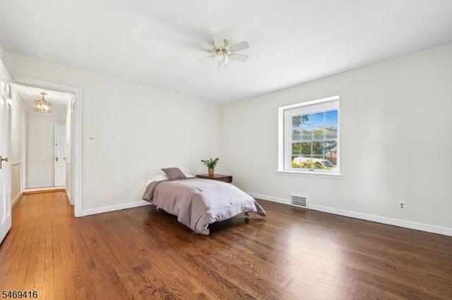 85 Chelsea Rd, Clifton City, NJ 07012