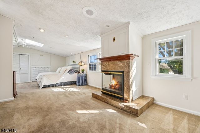 85 Chelsea Rd, Clifton City, NJ 07012