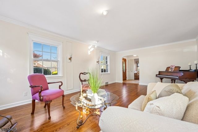 85 Chelsea Rd, Clifton City, NJ 07012