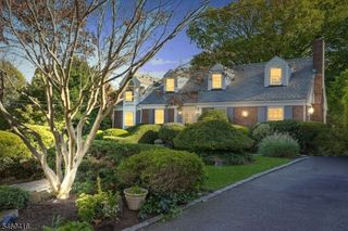 85 Chelsea Rd, Clifton City, NJ 07012