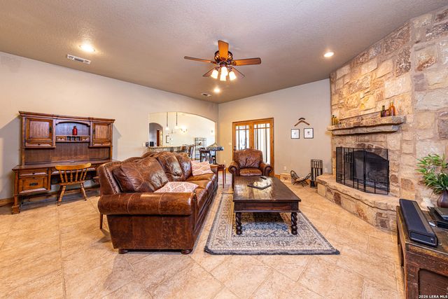 1050 Rodalyn, Boerne, TX 78006