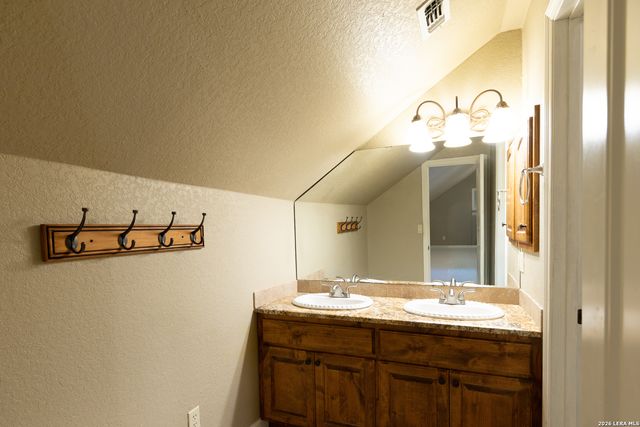 1050 Rodalyn, Boerne, TX 78006