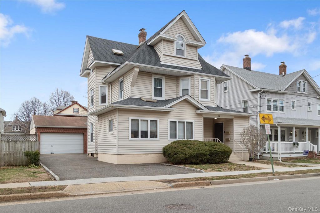 172 Harrison Avenue, Mineola, NY 11501