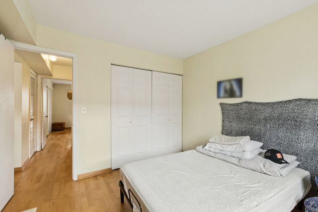 702 Cobblestone Circle D, Glenview, IL 60025