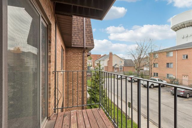 702 Cobblestone Circle D, Glenview, IL 60025