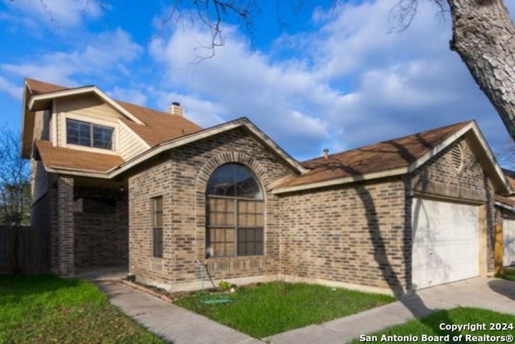 9947 Echo Plain Dr, San Antonio, TX 78245