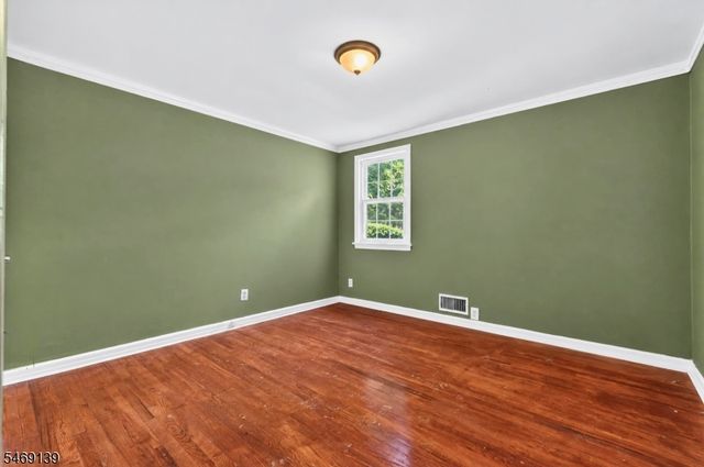 158 Barnsdale Rd, Clifton City, NJ 07013