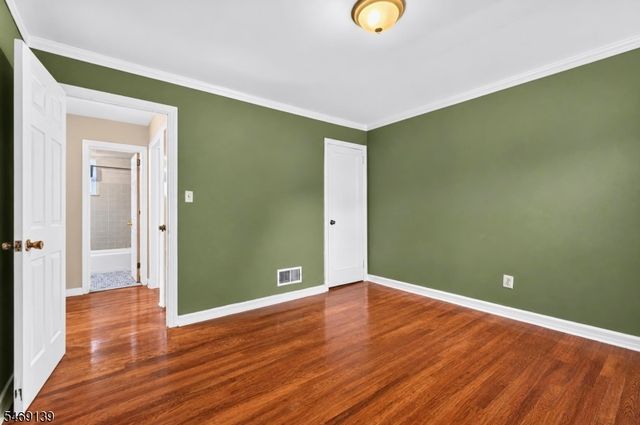 158 Barnsdale Rd, Clifton City, NJ 07013
