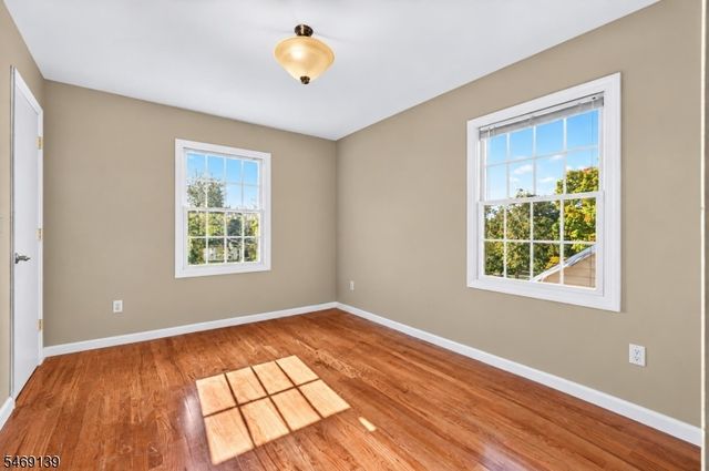 158 Barnsdale Rd, Clifton City, NJ 07013