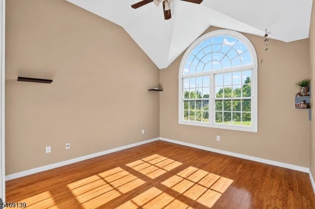 158 Barnsdale Rd, Clifton City, NJ 07013