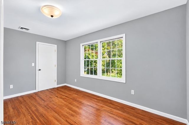 158 Barnsdale Rd, Clifton City, NJ 07013