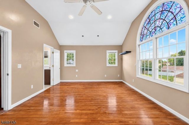 158 Barnsdale Rd, Clifton City, NJ 07013