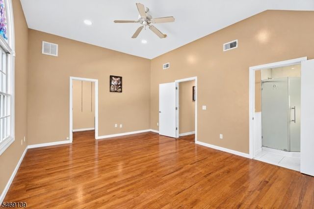 158 Barnsdale Rd, Clifton City, NJ 07013