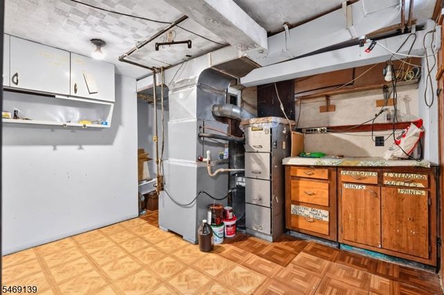 158 Barnsdale Rd, Clifton City, NJ 07013