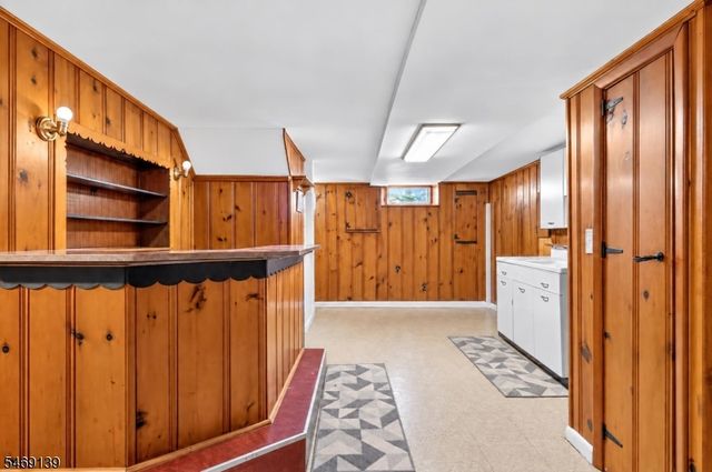 158 Barnsdale Rd, Clifton City, NJ 07013