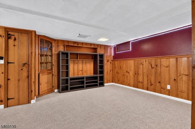158 Barnsdale Rd, Clifton City, NJ 07013