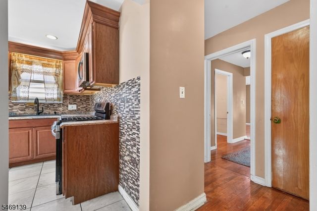 158 Barnsdale Rd, Clifton City, NJ 07013