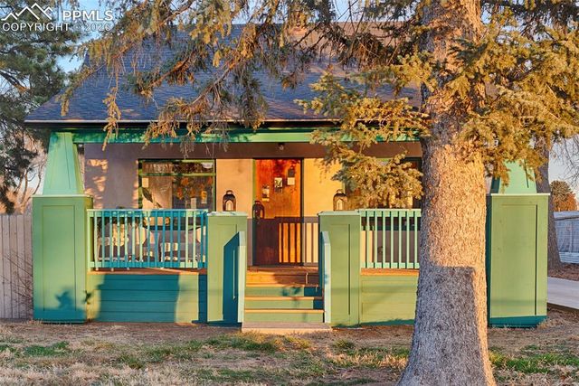 1220 Holly Street, Pueblo, CO 81006