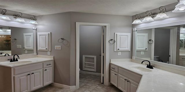 1719 Stacy Crest, Houston, TX 77008