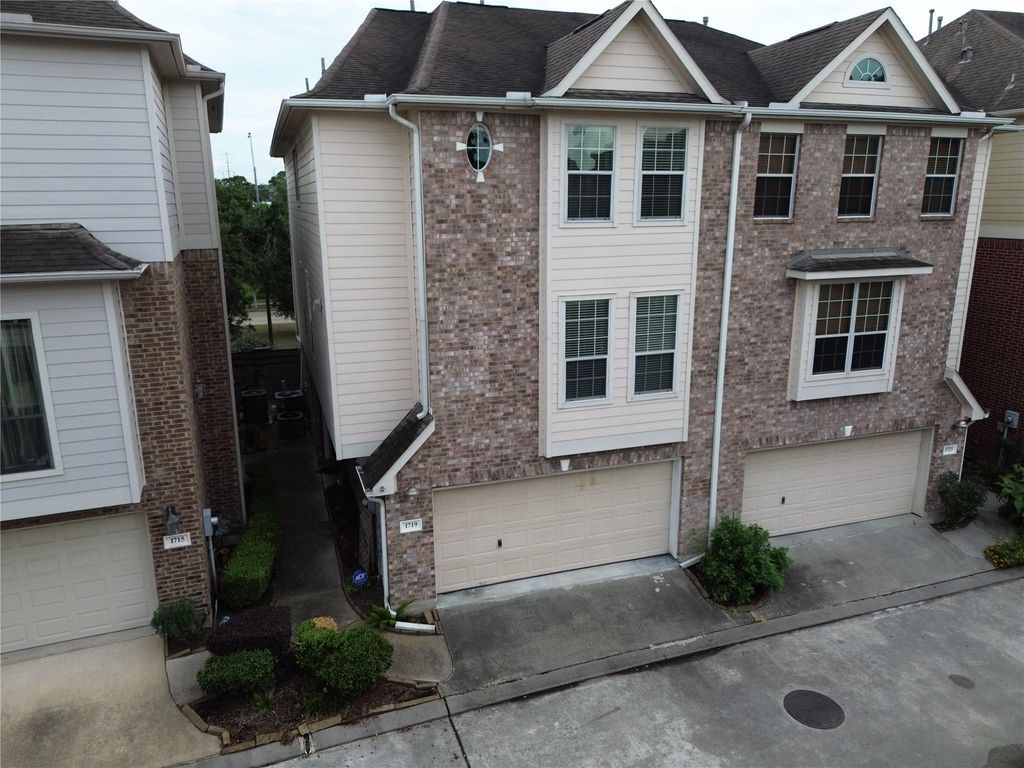 1719 Stacy Crest, Houston, TX 77008