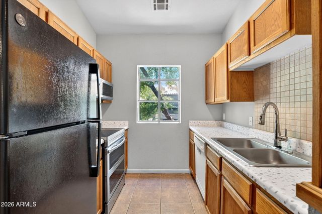 747 S EXTENSION Road 208, Mesa, AZ 85210