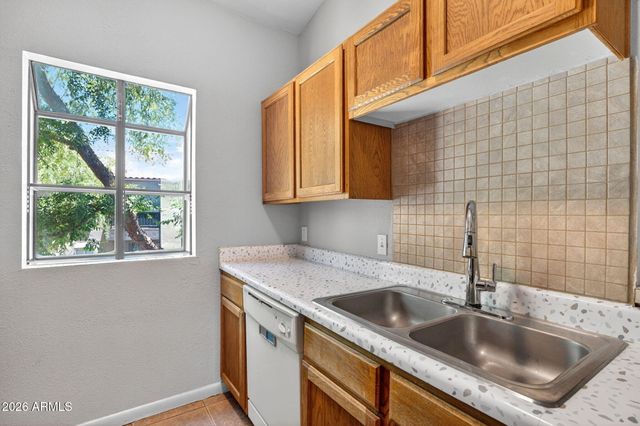 747 S EXTENSION Road 208, Mesa, AZ 85210