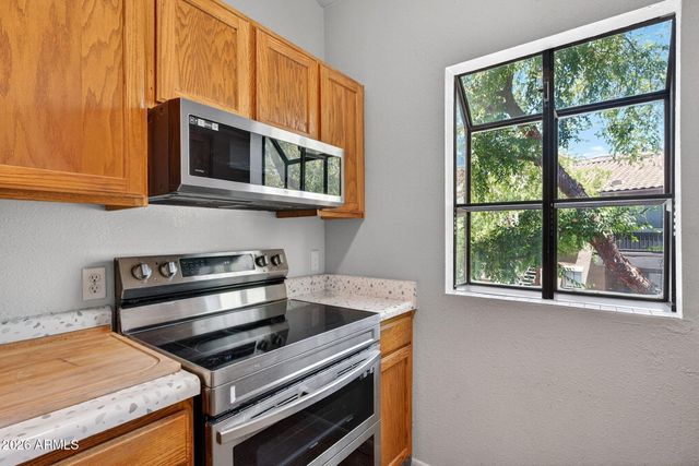747 S EXTENSION Road 208, Mesa, AZ 85210
