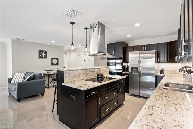 516 SE 20th PL, Cape Coral, FL 33990