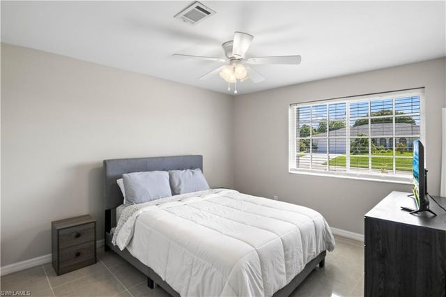 516 SE 20th PL, Cape Coral, FL 33990