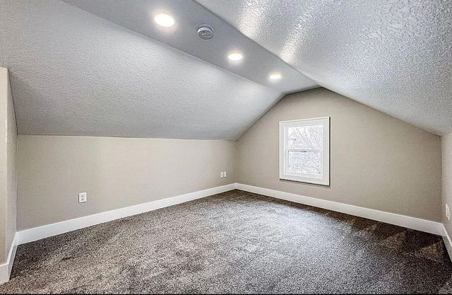 2735 College Avenue, Des Moines, IA 50311