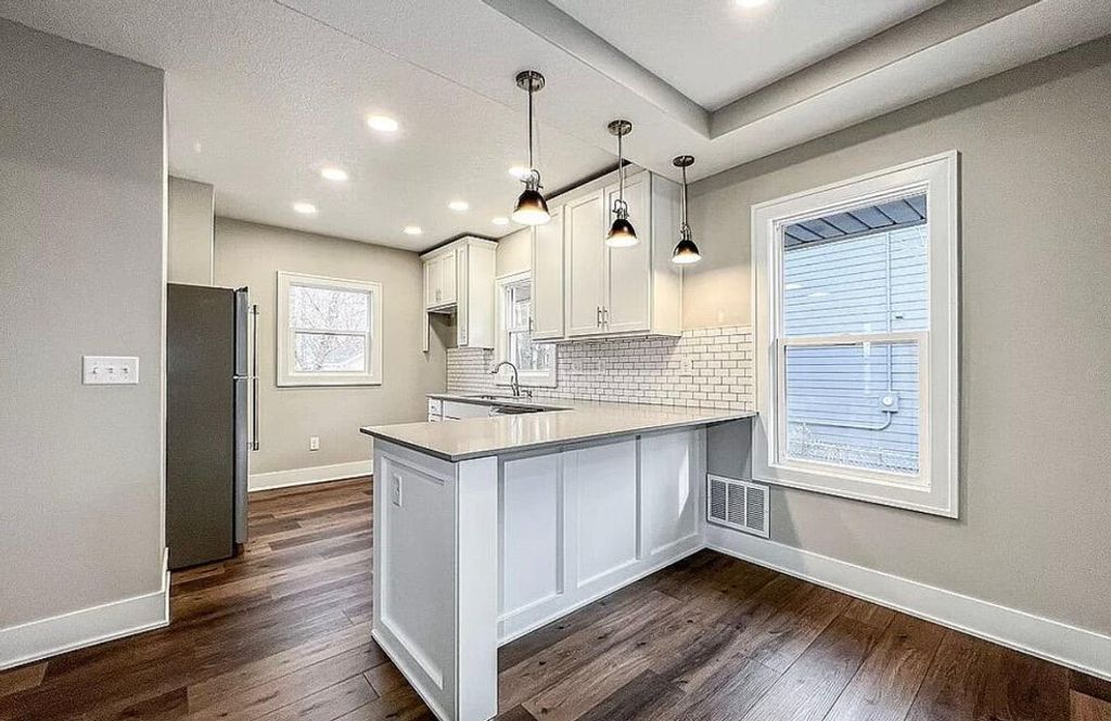 2735 College Avenue, Des Moines, IA 50311