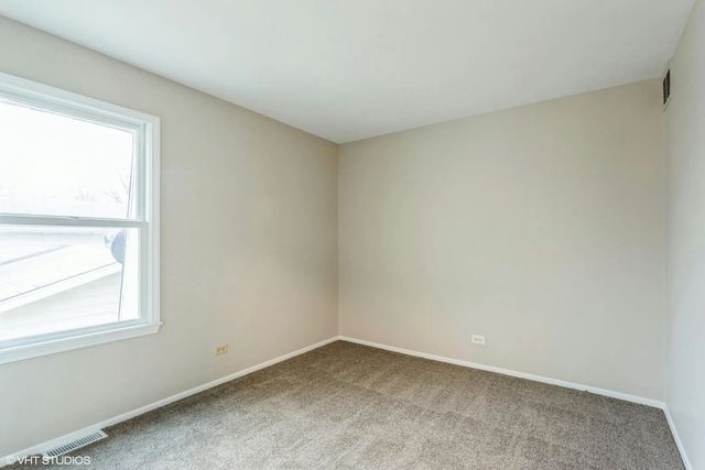 121 Richmond Drive, Bolingbrook, IL 60440