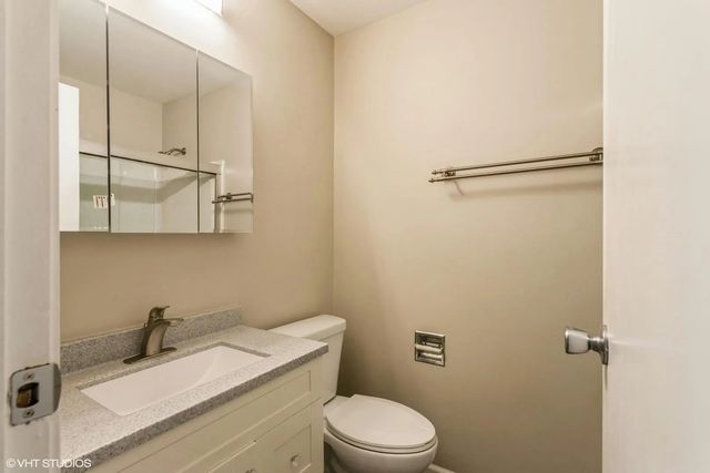 121 Richmond Drive, Bolingbrook, IL 60440