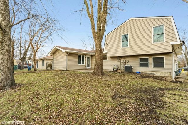 121 Richmond Drive, Bolingbrook, IL 60440