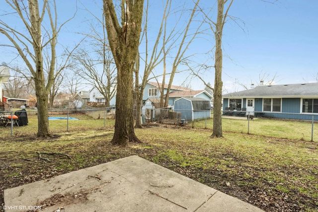 121 Richmond Drive, Bolingbrook, IL 60440
