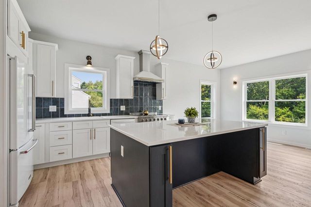204 Pheasant LANE, West Bend, WI 53090