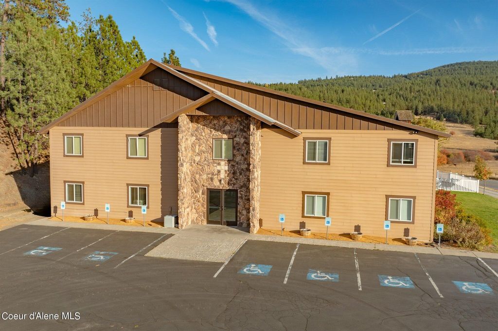 19587 W RIVERVIEW DR, Post Falls, ID 83854