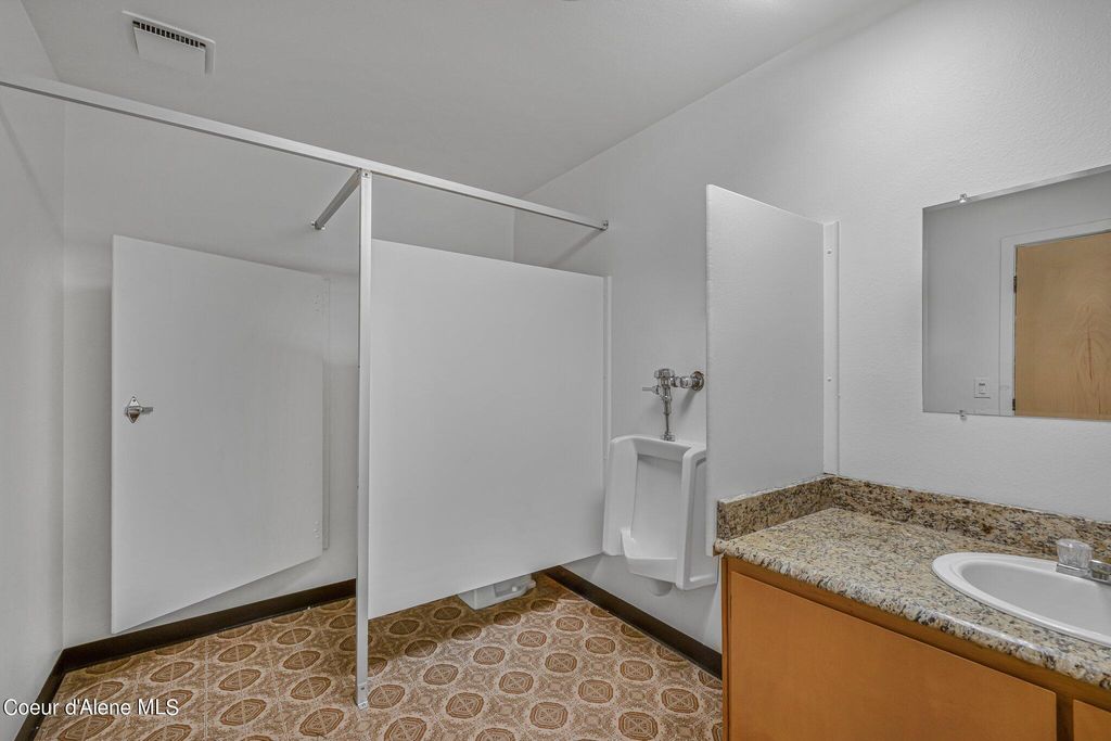 19587 W RIVERVIEW DR, Post Falls, ID 83854 photo 43