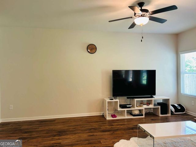 57 Pacific Avenue, Sharpsburg, GA 30277