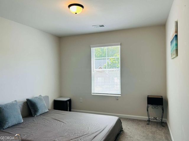 57 Pacific Avenue, Sharpsburg, GA 30277