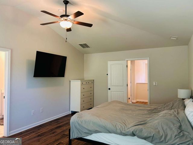 57 Pacific Avenue, Sharpsburg, GA 30277