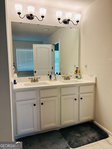 57 Pacific Avenue, Sharpsburg, GA 30277
