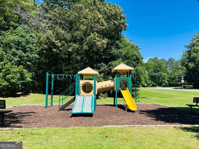 57 Pacific Avenue, Sharpsburg, GA 30277