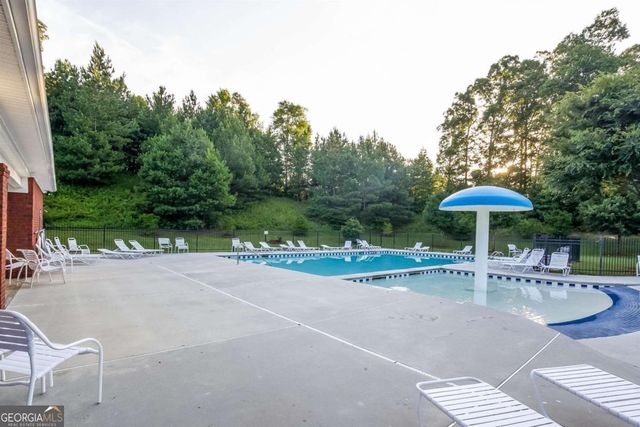 57 Pacific Avenue, Sharpsburg, GA 30277