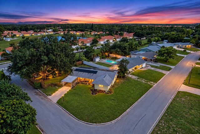122 ALGIERS DRIVE, Venice, FL 34293