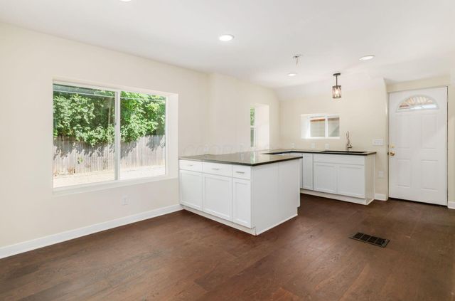 845 Sunbury Road, Columbus, OH 43219