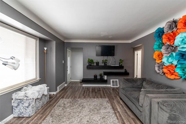 25156 Fortuna Street, Roseville, MI 48066