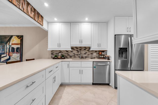 3201 N COURSE Lane E 212, Pompano Beach, FL 33069